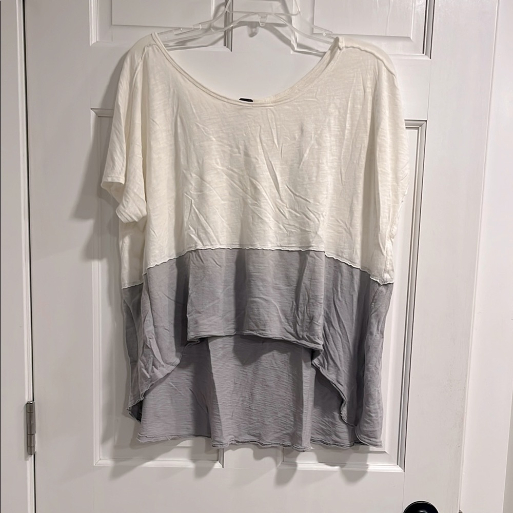 We the Free High Low Frayed Hem Tee Size Small